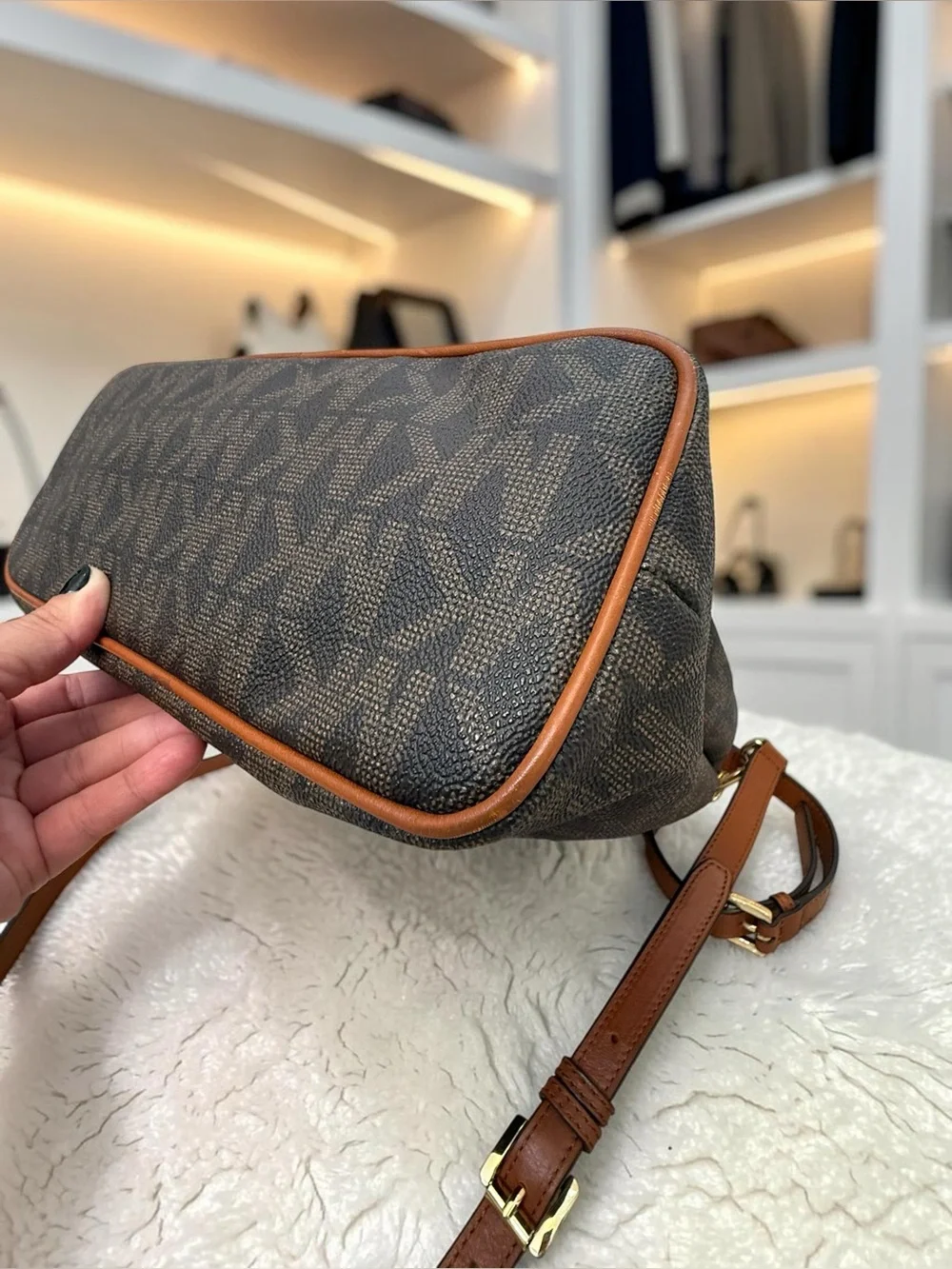 ✨ LIKE NEW ✨ Michael Kors Frankie Large Drawstring Bucket Bag - Brown Monogram
